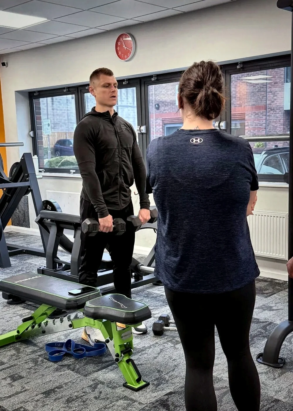 Your Personal Trainers coaching session, a bench press coached properly